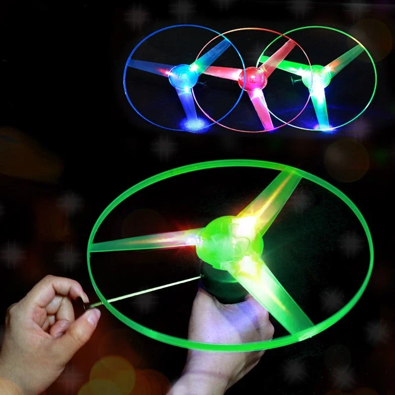 1pc tirer fil lueur UFO drôle  - Outdoor Lighting No Wiring avis et prix