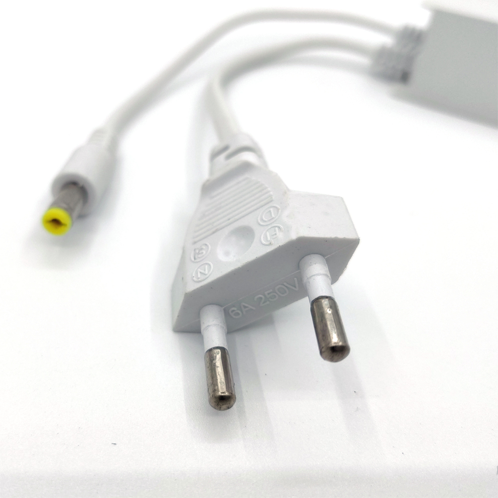 Blanc AC 100-240V entrée DC 12 - Outdoor Lighting Socket avis et prix
